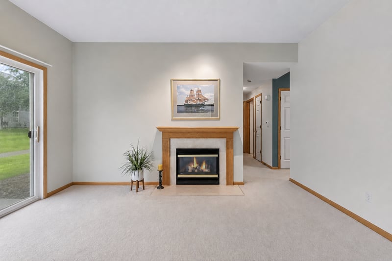 6889 Folkestone Rd #711, Apple Valley, MN 55124