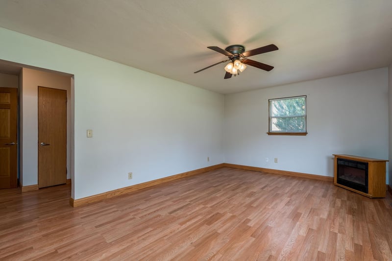 109 Jay St, Le Sueur, MN 56058