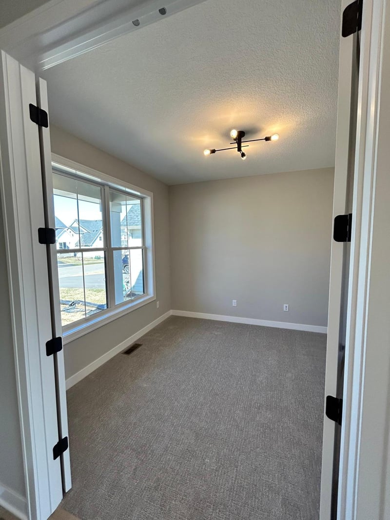 4097 Arbor Dr, Woodbury, MN 55129