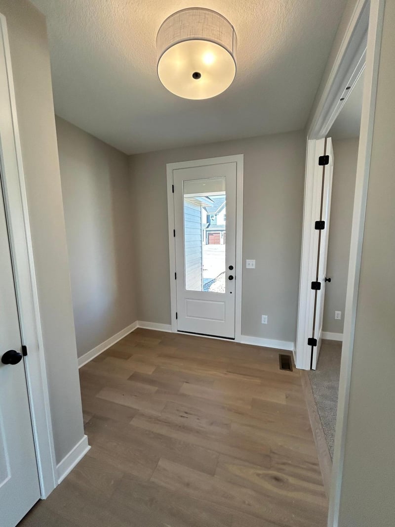 4097 Arbor Dr, Woodbury, MN 55129