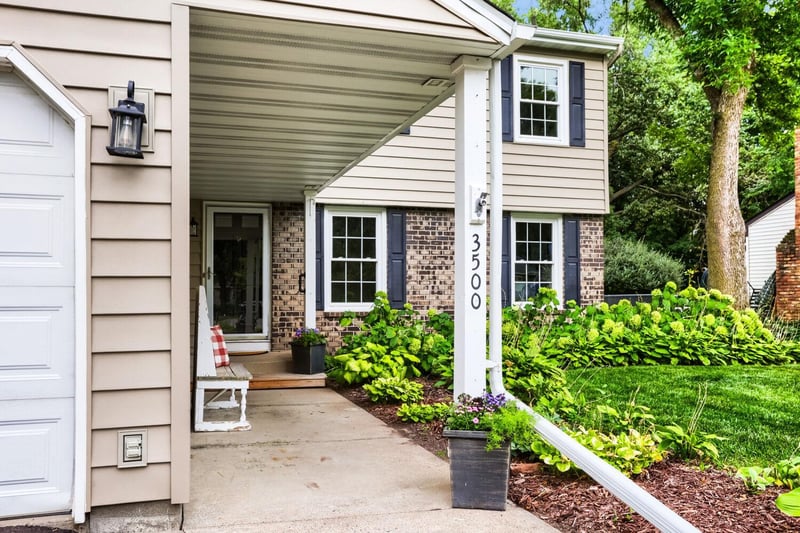 3500 Urbandale Ln N, Plymouth, MN 55447