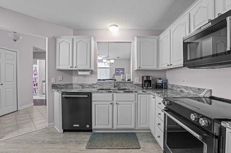 9300 Prairieview Trl N, Champlin, MN 55316
