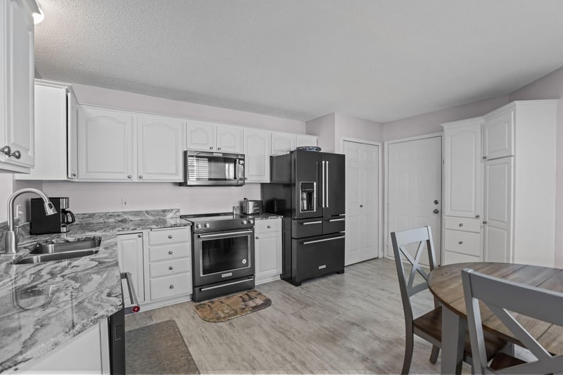 9300 Prairieview Trl N, Champlin, MN 55316