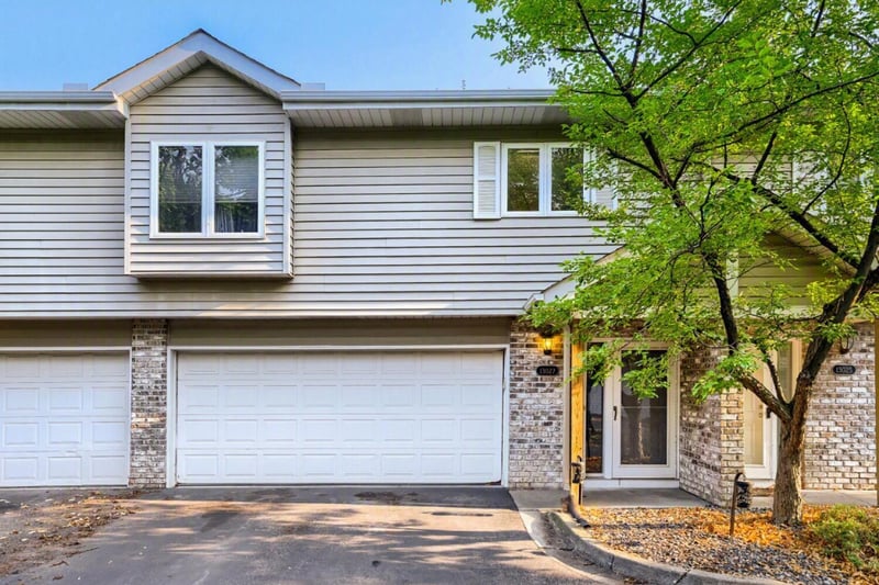 13027 Penn Ave S, Burnsville, MN 55337
