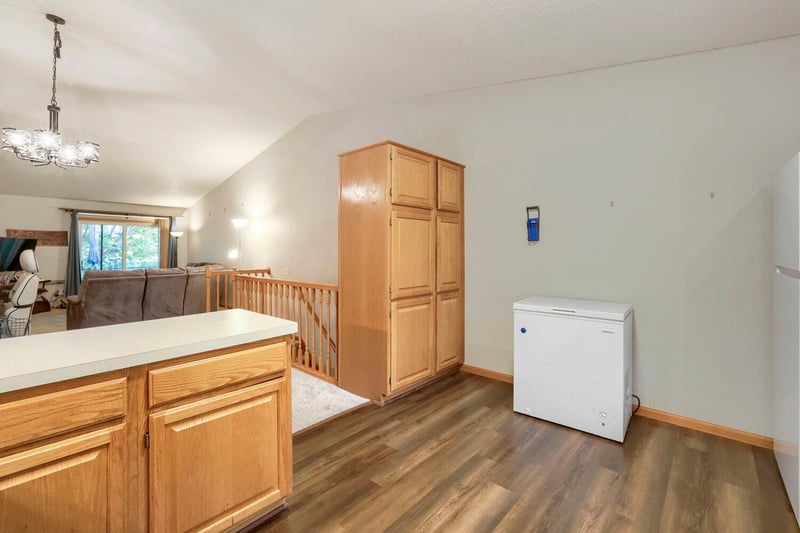 13027 Penn Ave S, Burnsville, MN 55337