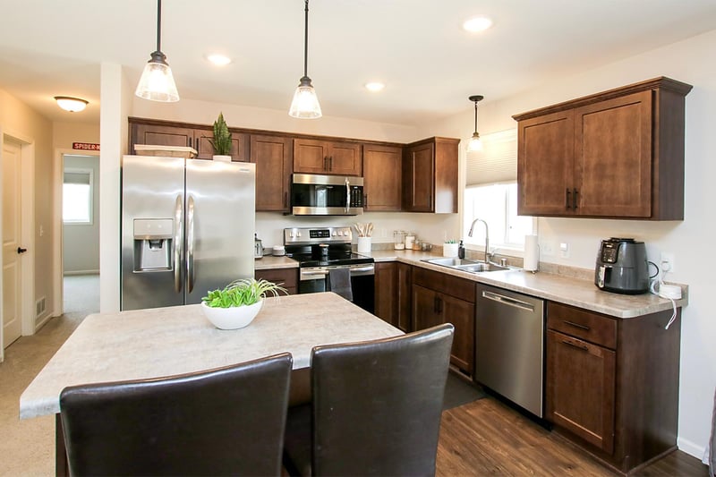 1709 Maple Leaf Ln, Litchfield, MN 55355