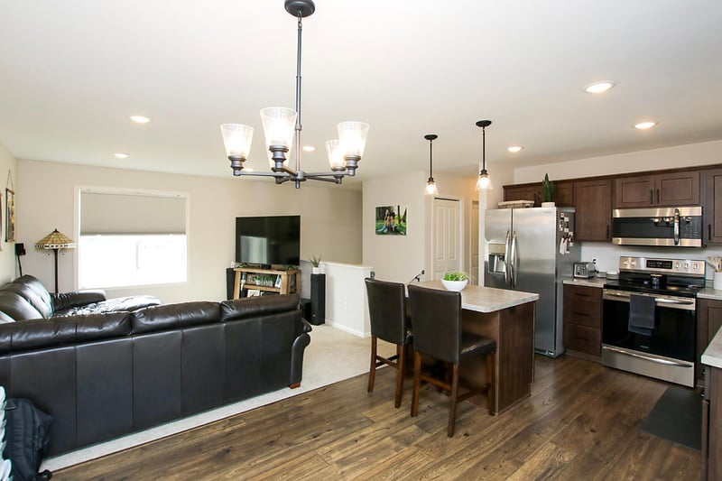 1709 Maple Leaf Ln, Litchfield, MN 55355