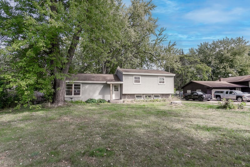 1735 Birch Lake Ave, White Bear Lake, MN 55110