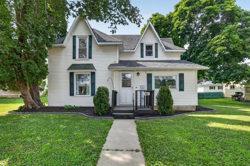 115 W Cabot St, Le Roy, MN 55951
