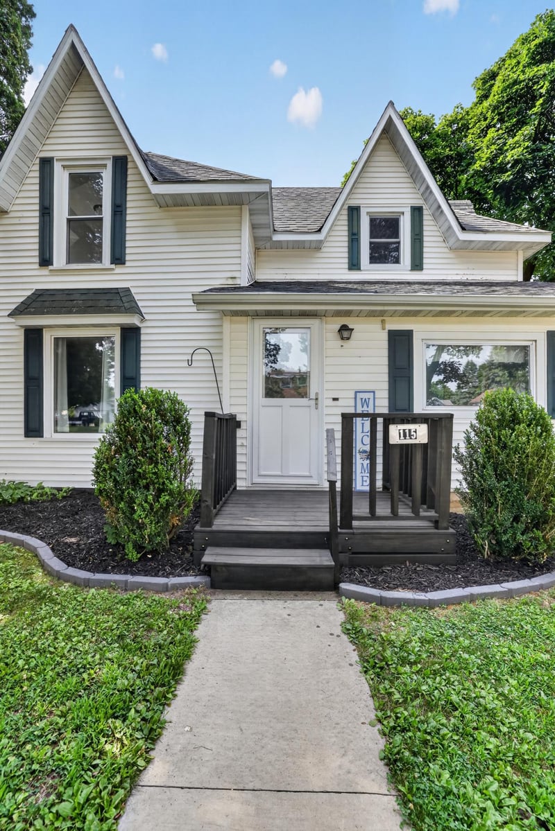 115 W Cabot St, Le Roy, MN 55951