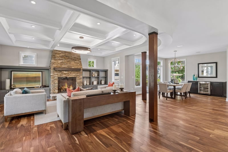 633 Park St E, Wayzata, MN 55391
