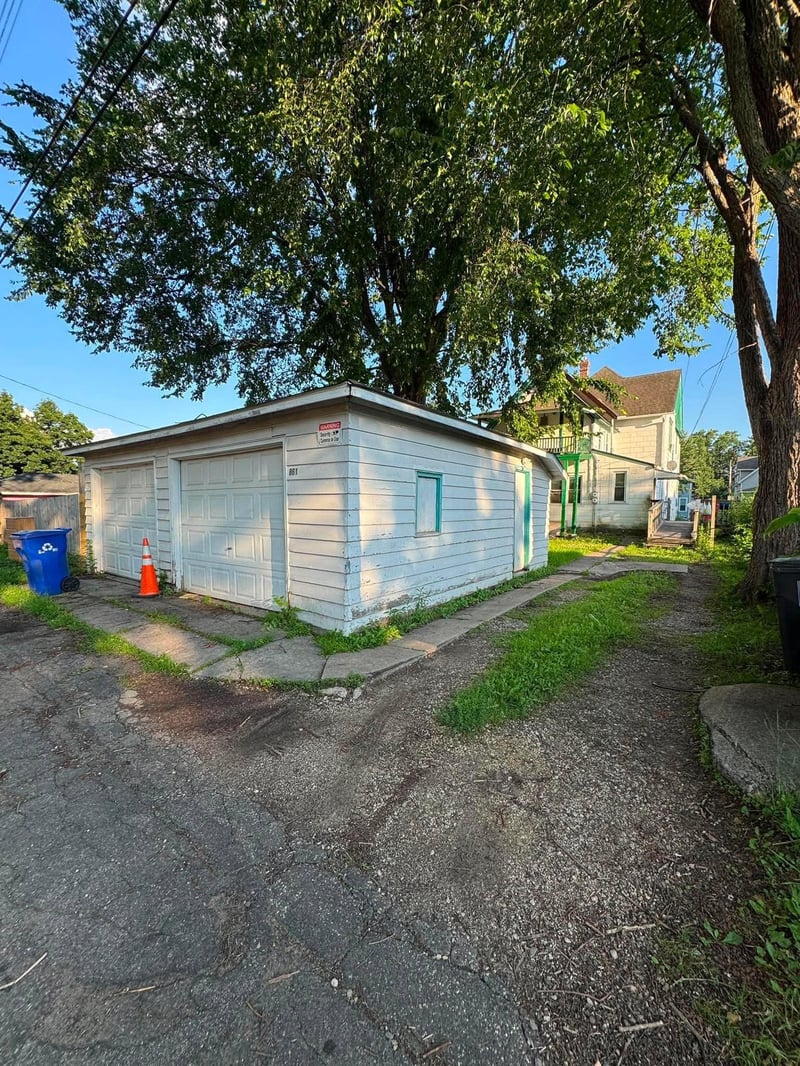 861 Cook Ave E, Saint Paul, MN 55106