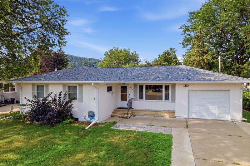 1661 W 6th St, Winona, MN 55987