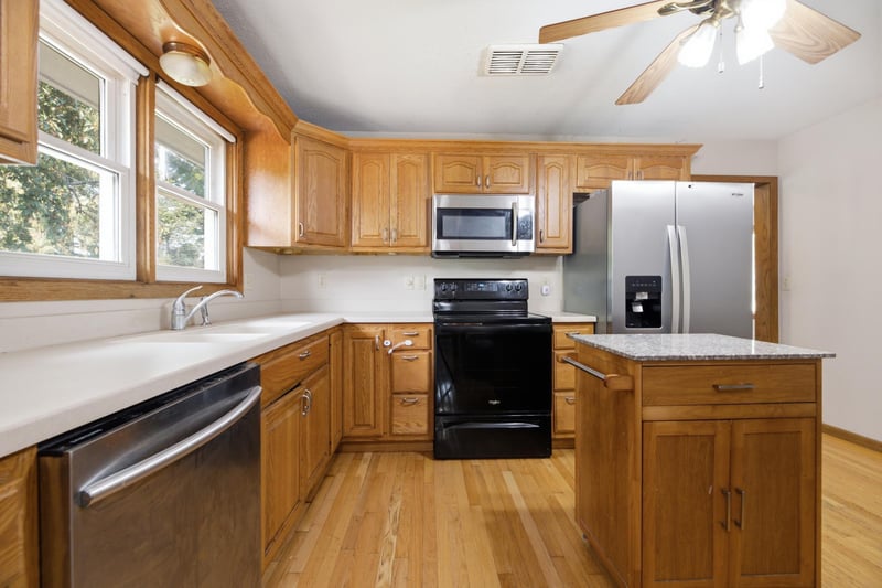 1661 W 6th St, Winona, MN 55987
