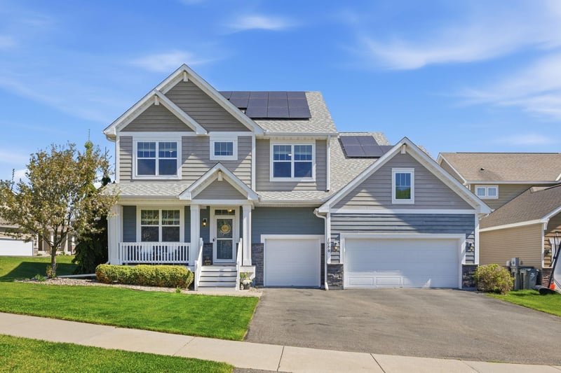 1088 Rosemary Ct, Chaska, MN 55318