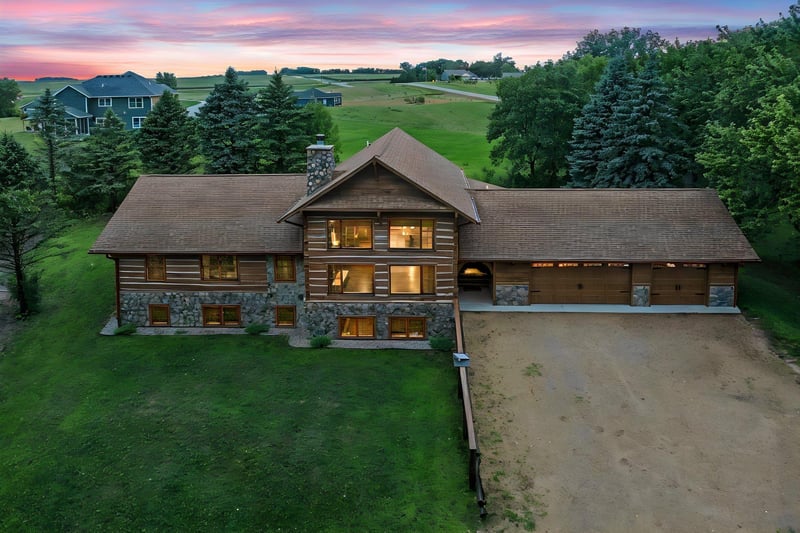 1103 Terrasol Ln, Kasota, MN 56050