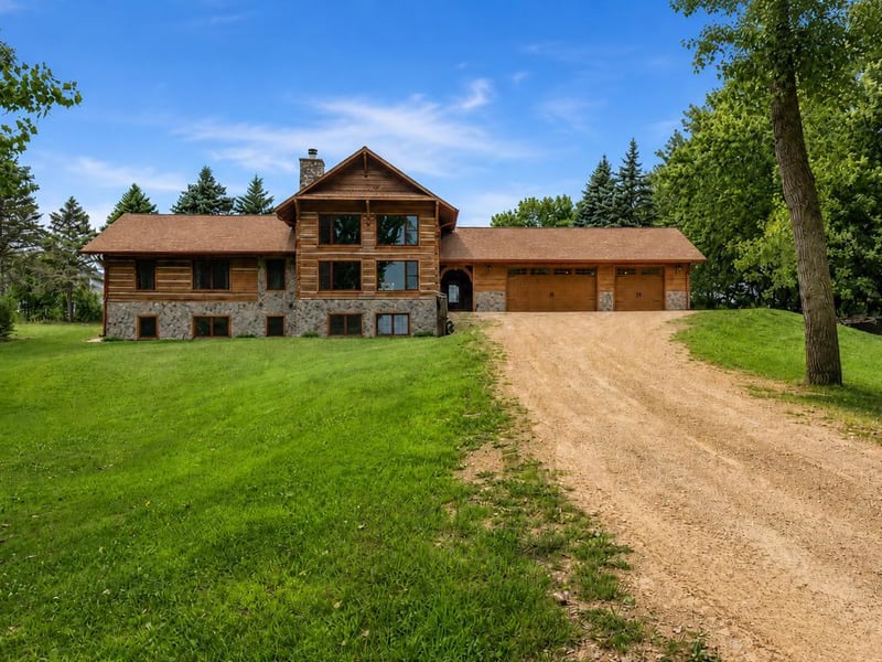 1103 Terrasol Ln, Kasota, MN 56050