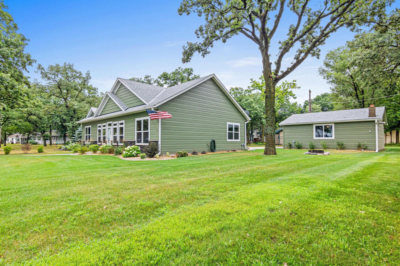 241 Lakeshore Dr, Big Lake, MN 55309