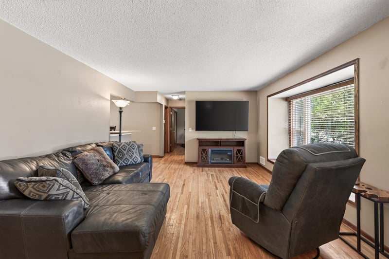 2557 Sherwood Rd, Mounds View, MN 55112