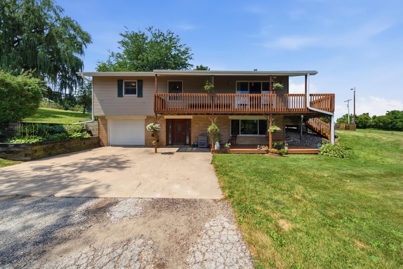 1015 Ridge Rd S, Preston, MN 55965