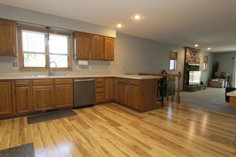 7818 Davidson Ct, Inver Grove Heights, MN 55076