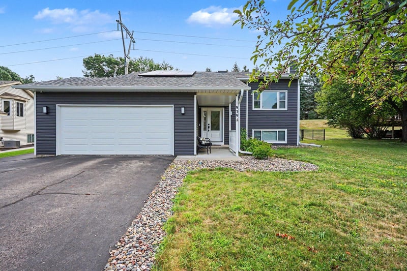 939 Savannah Rd, Eagan, MN 55123