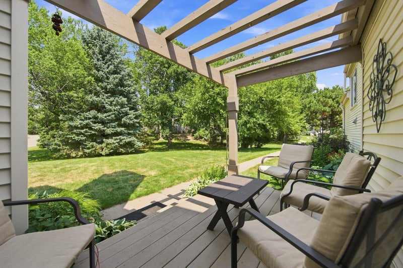 303 Elan Ct, Woodbury, MN 55125