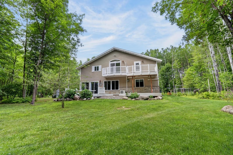 21564 Sugarbush Ln, Cohasset, MN 55721