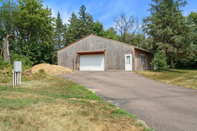 30857 Palm St NW, Cambridge, MN 55008