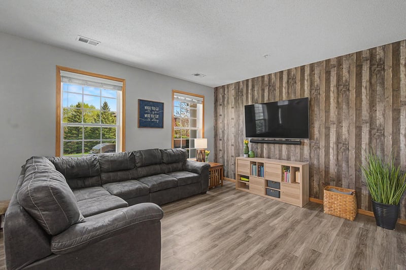 7217 Jewel Ln N #902, Maple Grove, MN 55311