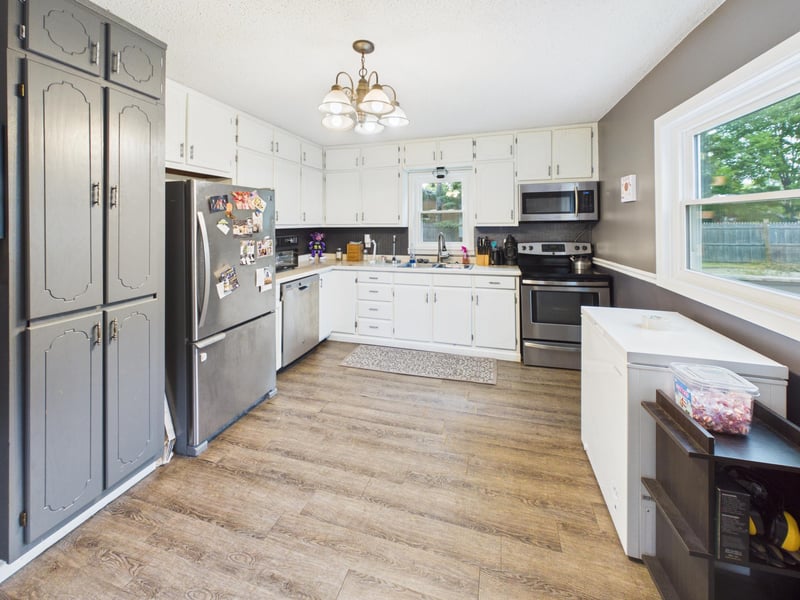 509 9th St SW, Little Falls, MN 56345