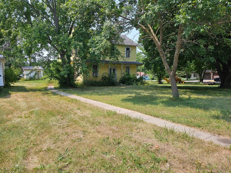 2014 2nd St, Lake Park, MN 56554