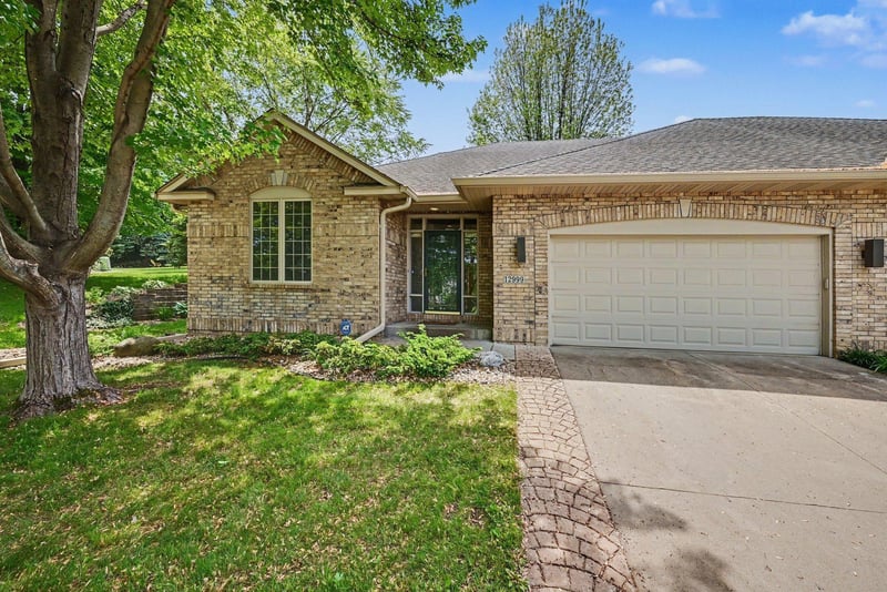 12999 Garvin Brook Ln, Apple Valley, MN 55124