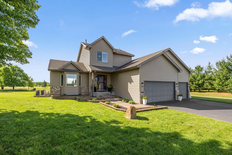 4886 241st Ave NW, Saint Francis, MN 55070