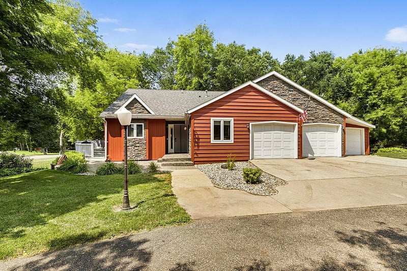 17256 Northwood Dr, Paynesville, MN 56362