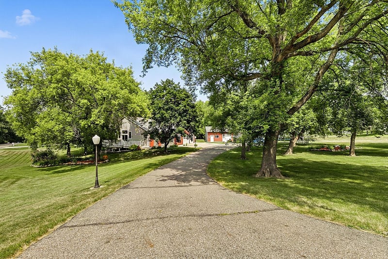 17256 Northwood Dr, Paynesville, MN 56362