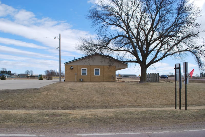 319 Dugan St S, Welcome, MN 56181