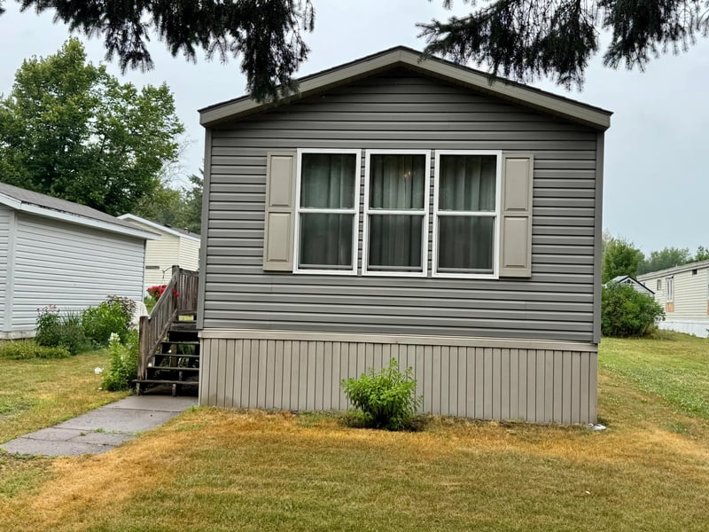27 Hillside Ter, Moose Lake, MN 55767