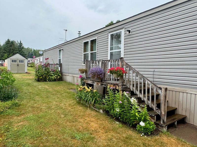 27 Hillside Ter, Moose Lake, MN 55767