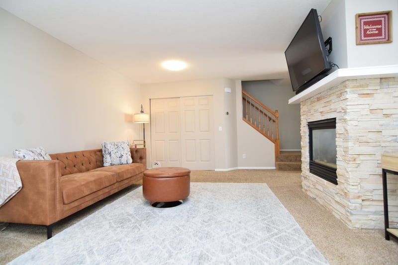 1388 Elmwood Ave, Shakopee, MN 55379