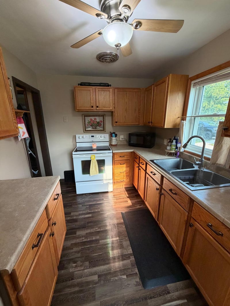 1209 Arnold Ave N, Thief River Falls, MN 56701