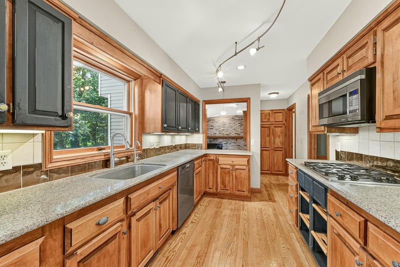 1408 Woodland Dr SW, Rochester, MN 55902