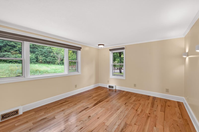 220 S Roosevelt St, Saint Croix Falls, WI 54024