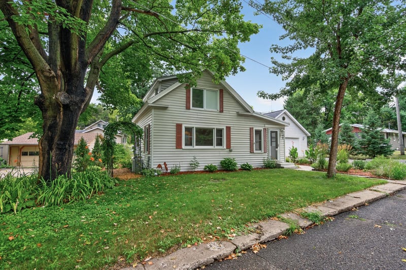 220 S Roosevelt St, Saint Croix Falls, WI 54024