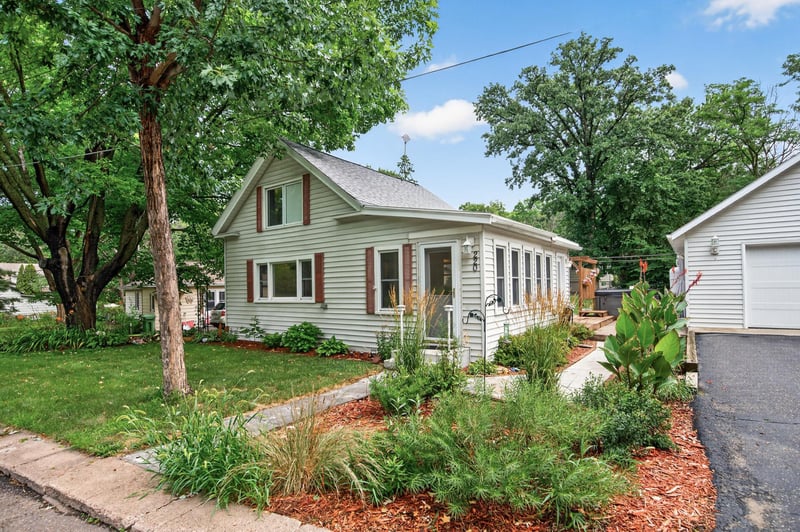 220 S Roosevelt St, Saint Croix Falls, WI 54024