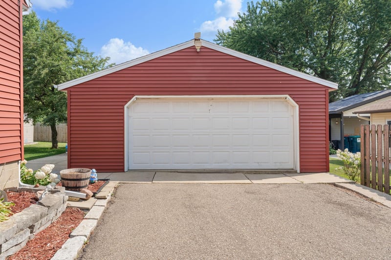 342 7th St SW, Eyota, MN 55934