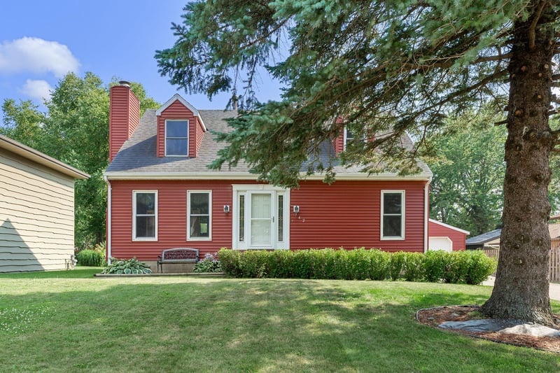 342 7th St SW, Eyota, MN 55934