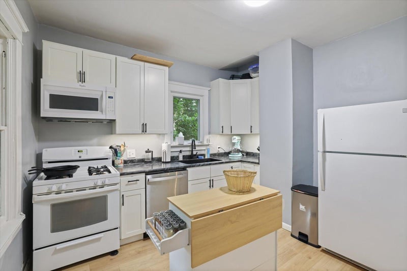 403 Cole St, Coleraine, MN 55722