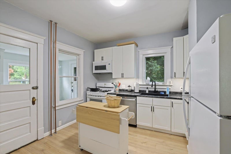 403 Cole St, Coleraine, MN 55722