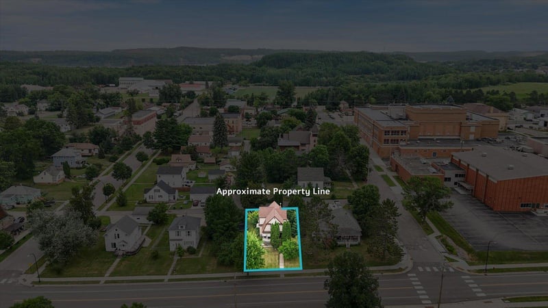 403 Cole St, Coleraine, MN 55722
